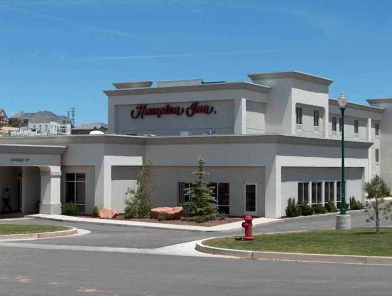 Hampton Inn Cedar Stadt Exterior foto